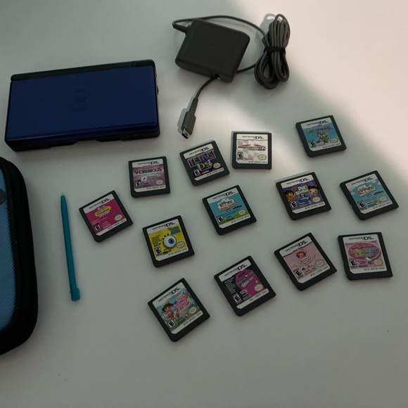 Nintendo DS lite console with case and all the games in good condition - Picture 8 of 8